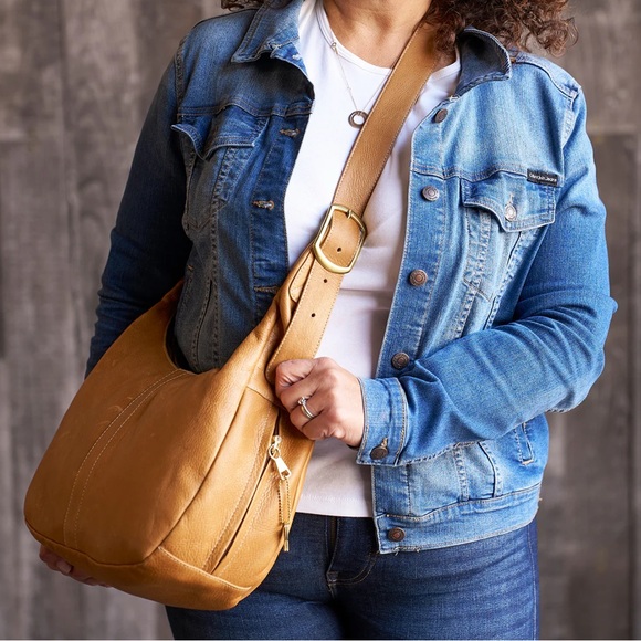 NWT Coronado Concealed Weapon NO.995 MONTEREY HOBO | COGNAC plus *CCW accessory - Picture 1 of 16
